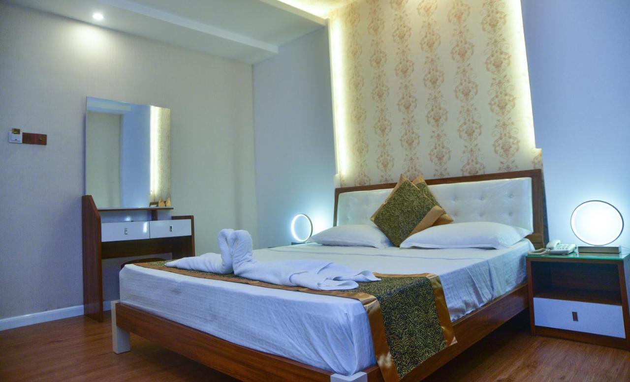 Hotel Blue Sky Kurunegala Exterior foto