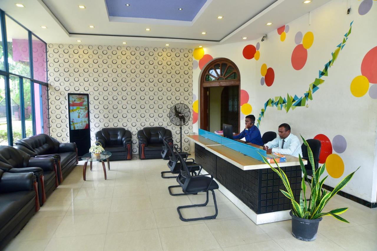 Hotel Blue Sky Kurunegala Exterior foto